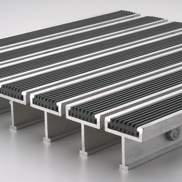 Grilles gratte-pieds avec insertion vinyle strié dans lames en forme de T - LAV1